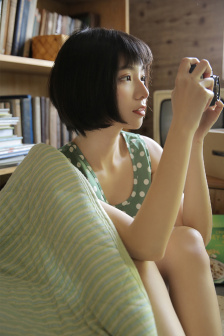 那英问张馨予李菲儿你俩谁啊